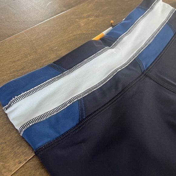 Lululemon Color Block Banded Leggings - Picture 2 of 8